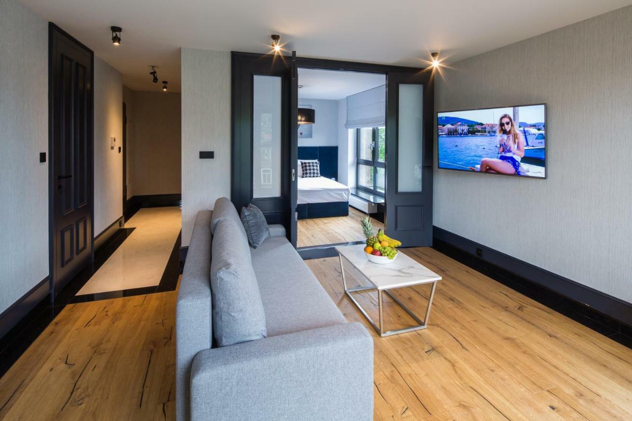 Bella - Victoria By Oneapartments Apartment